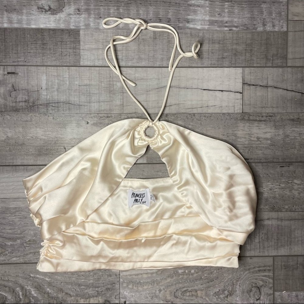 🔥LAST CHANCE🔥 Princess Polly Silk Ring Detail Crop Top